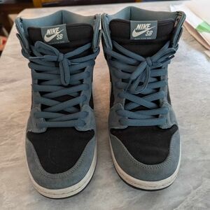 2022 Nike Dunk High Pro SB Size 9